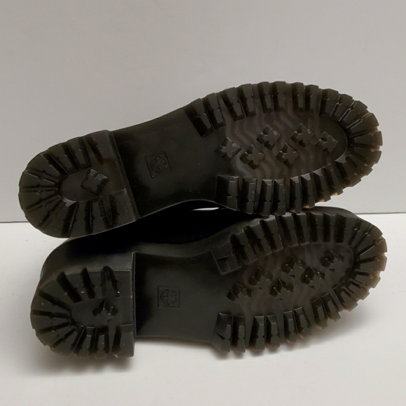 New Dr. Martens Rometty Chelsea Boots - Picture 5 of 7